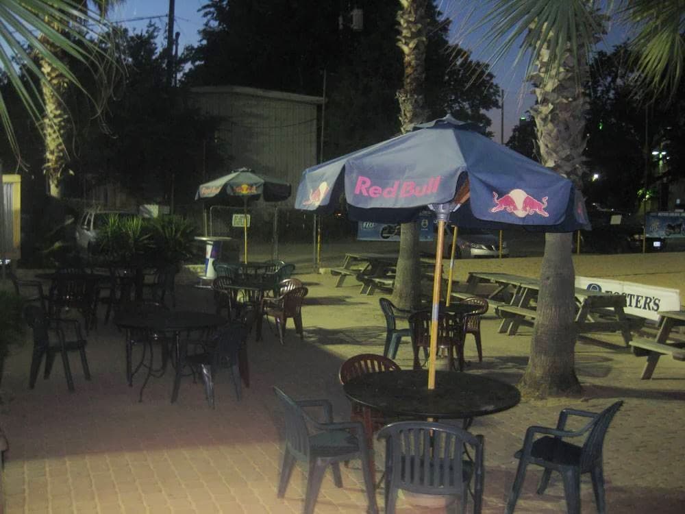 Aussie's Grill & Beach Bar