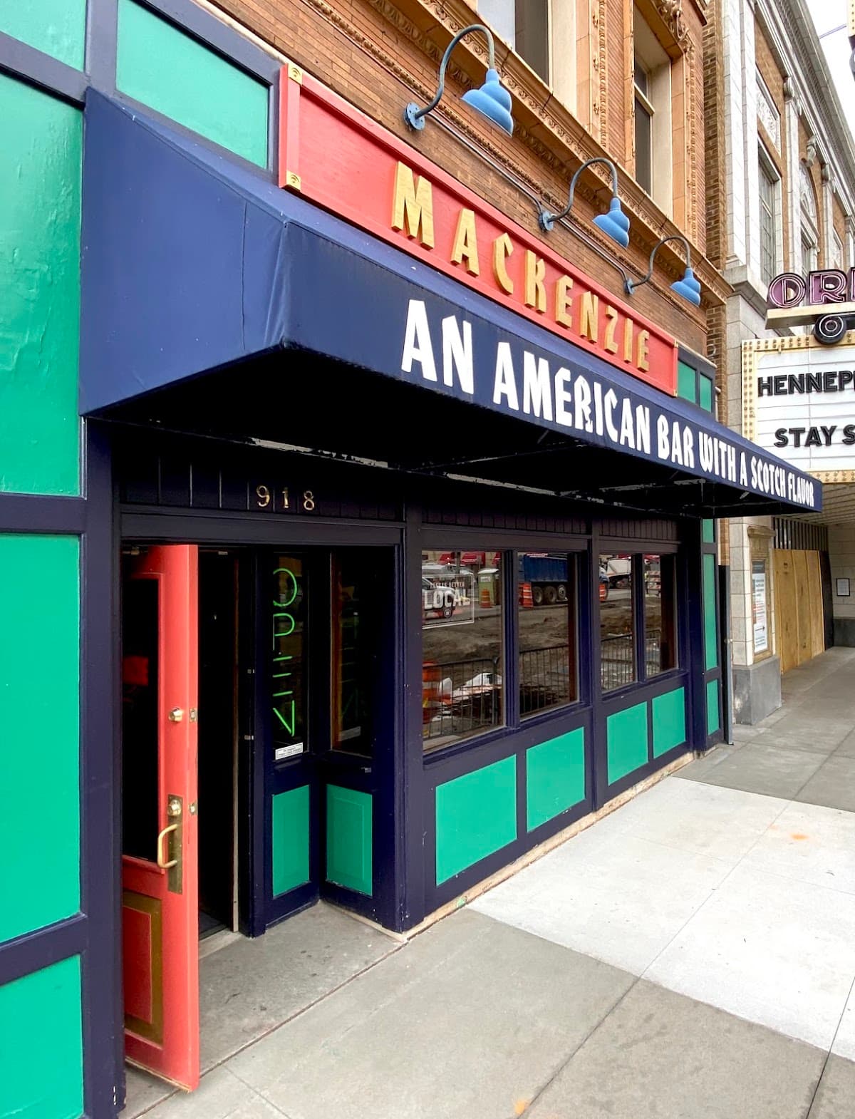 Mackenzie Pub — Central Minneapolis, Minneapolis–St. Paul