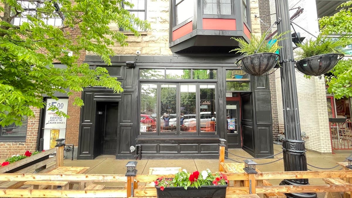 The Globe Pub — North Center, Chicago