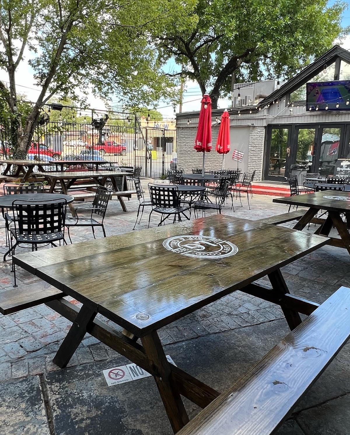Life’s Good Bar & Grill — Lower Greenville, Dallas