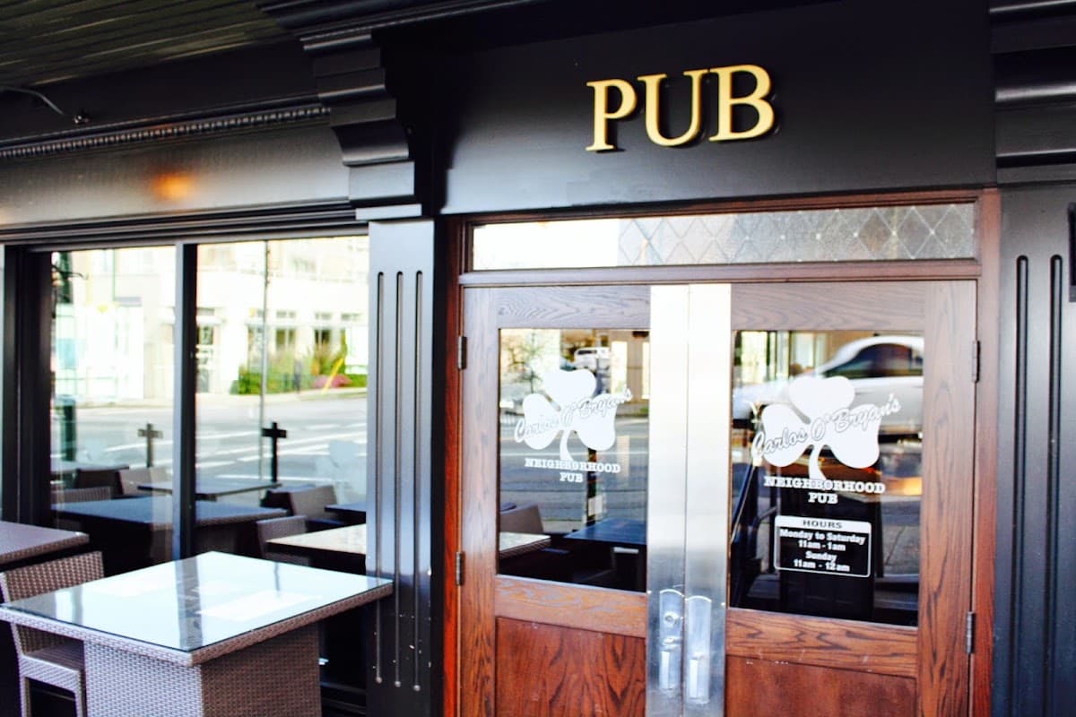 Carlos O'Bryan's Neighborhood Pub — Fairview, Vancouver