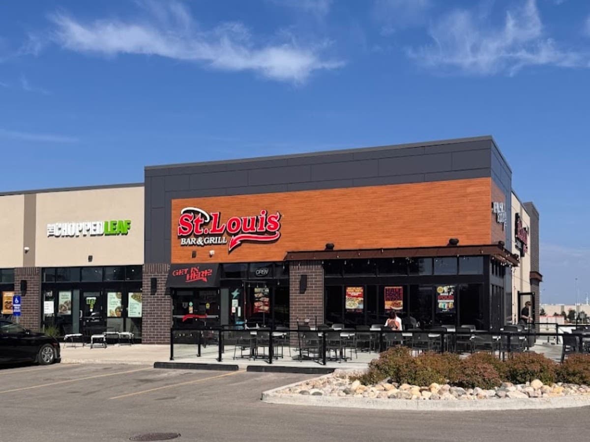 St. Louis Bar & Grill — Tuxedo Industrials, Winnipeg