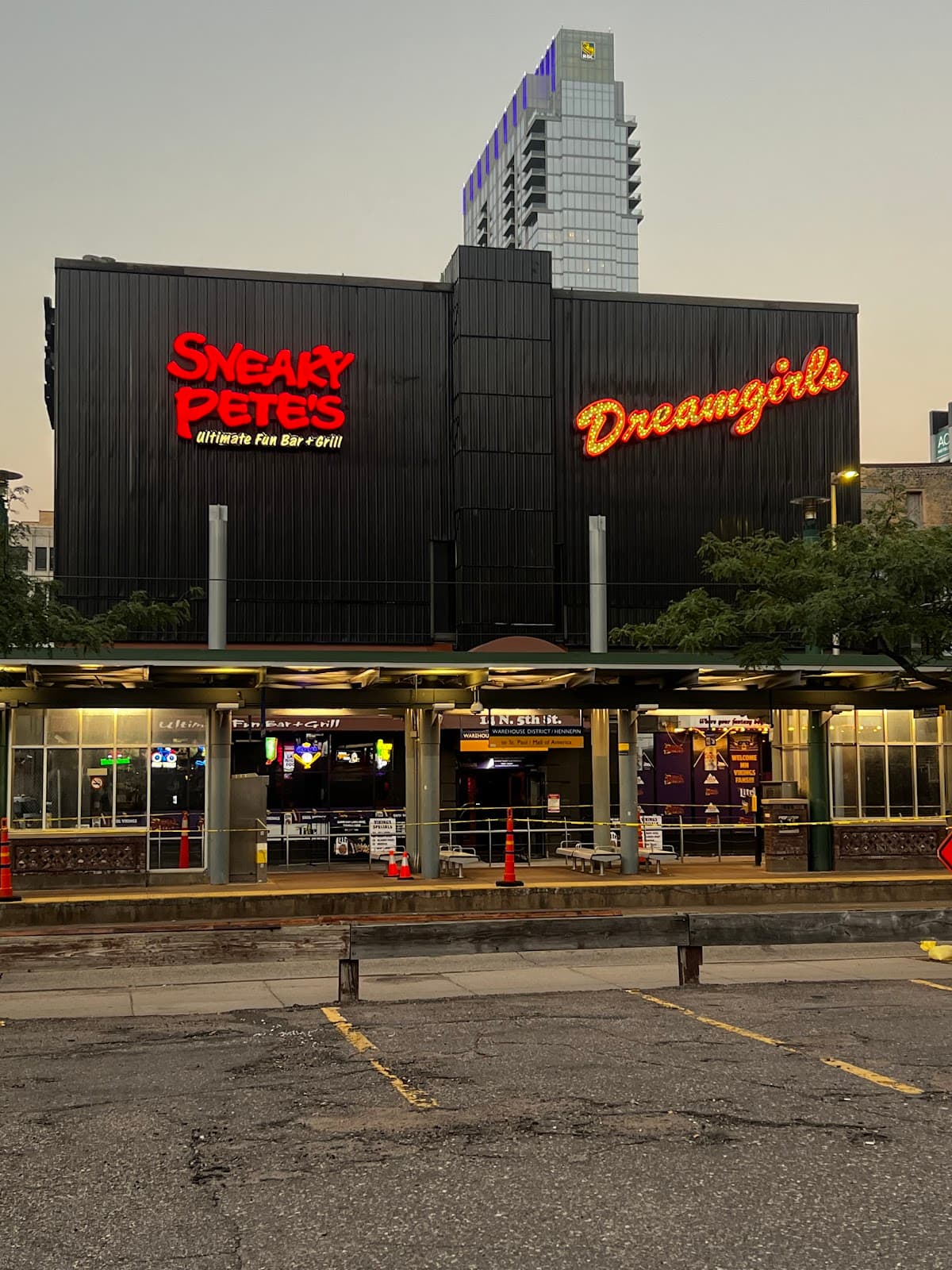 Sneaky Pete's — Central Minneapolis, Minneapolis–St. Paul