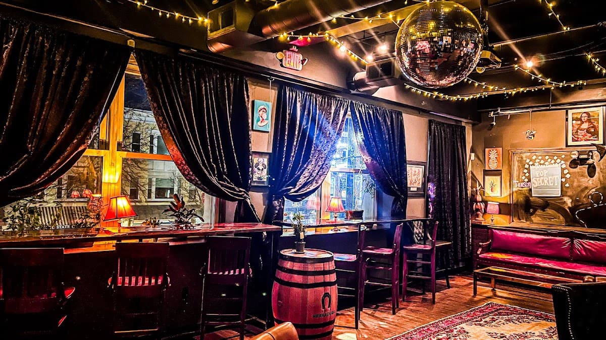 815 Cocktails & Provisions