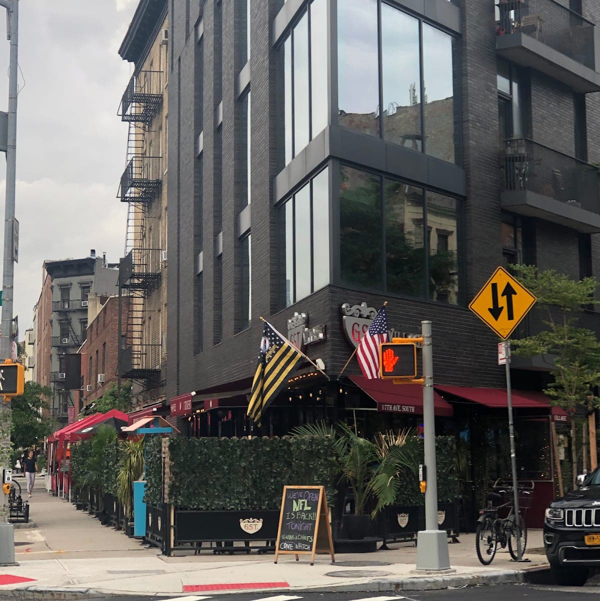 Judy Z’s Sports Tavern & Kitchen — Manhattan, New York / NJ