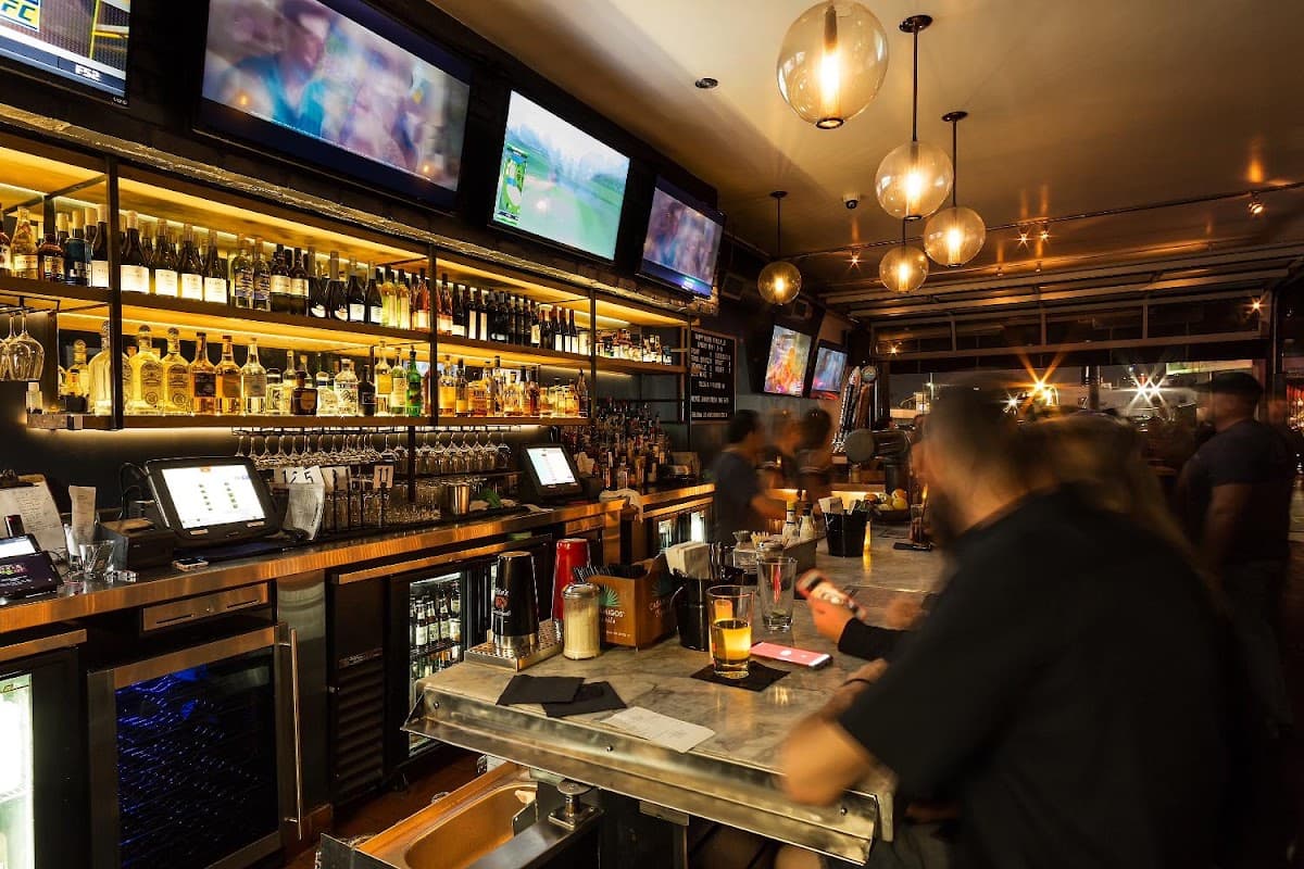 Elbow Room — Central LA, Los Angeles