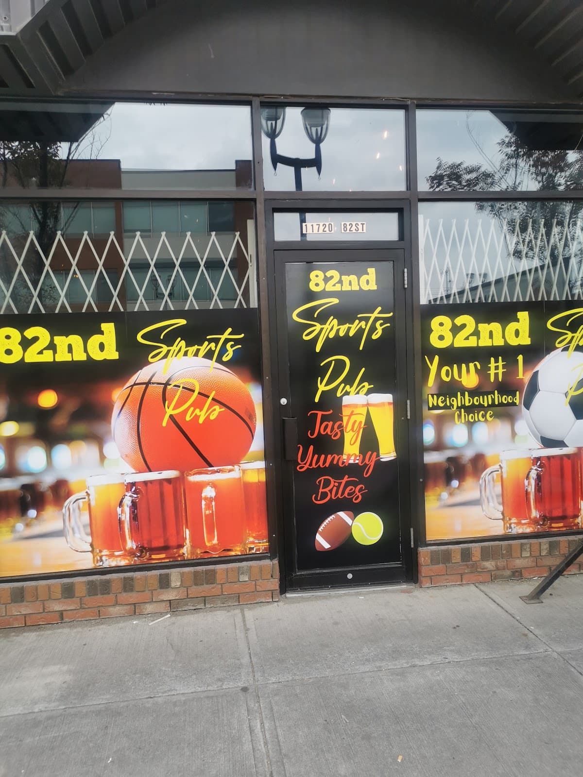 82nd Sports Pub