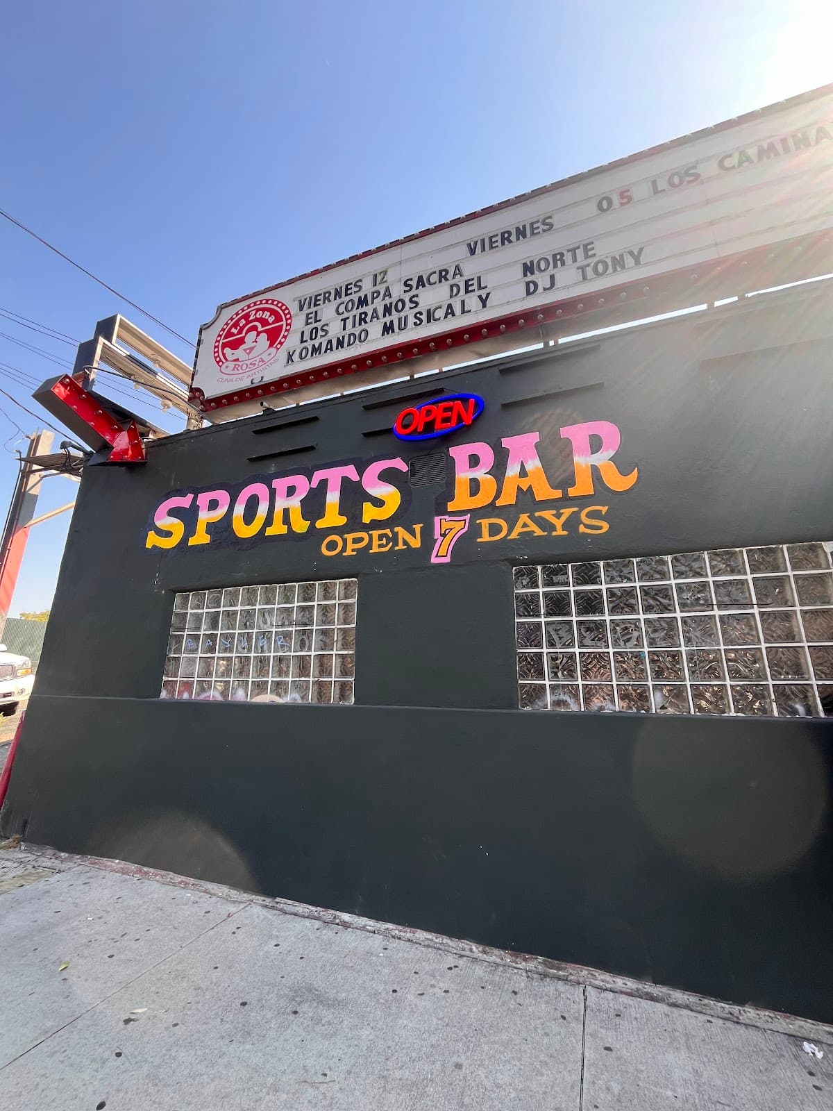 La zona sports bar LA — Central LA, Los Angeles