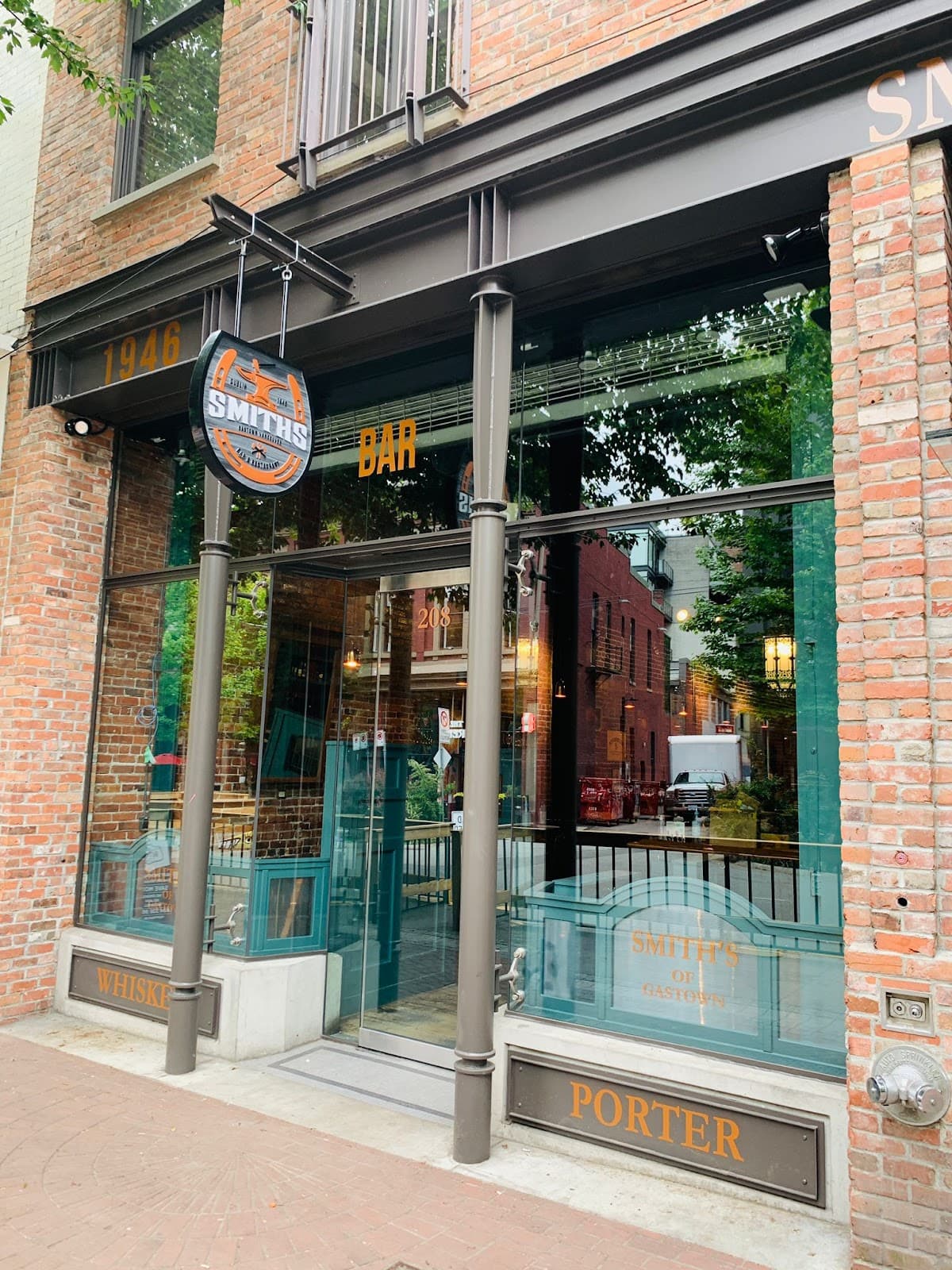 Smith's Irish Pub — Central Vancouver, Vancouver