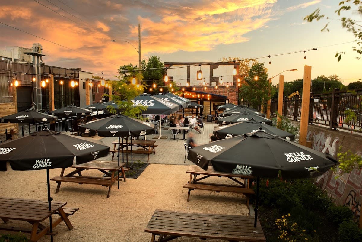 Aux Quartiers Belle Gueule - Biergarten — Le Plateau-Mont-Royal, Montreal