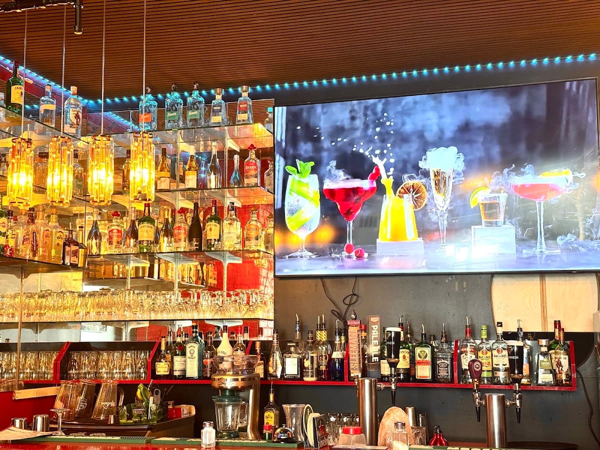 CRYSTAL SPORTS BAR & Grill