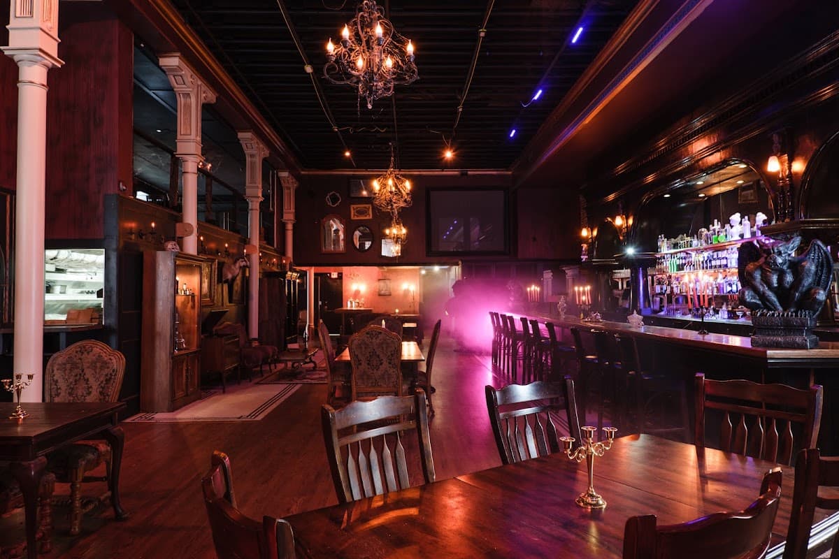 Raven's Manor — Southwest Portland, Portland