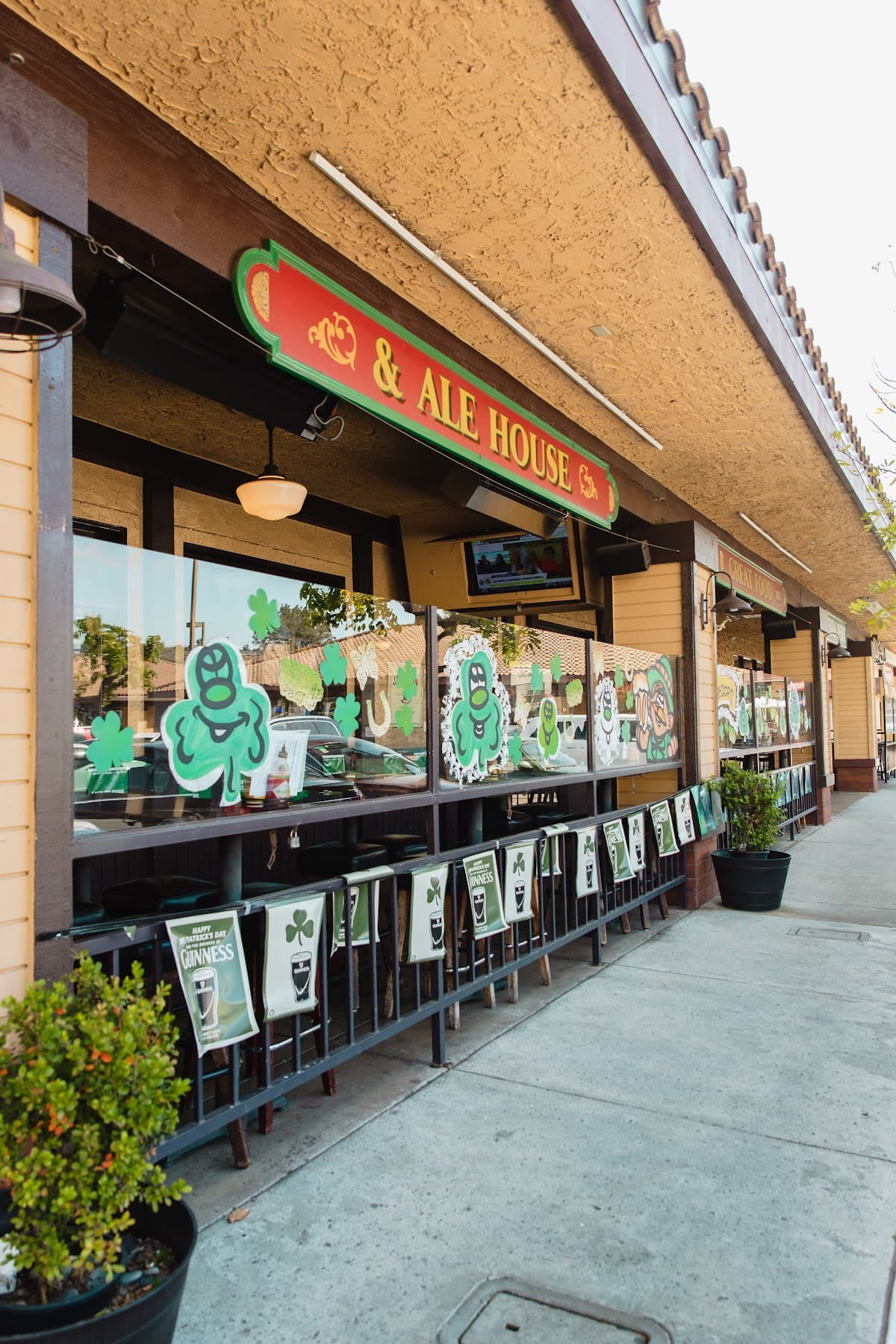 McGregor's Bar and Grill — Mission Valley, San Diego