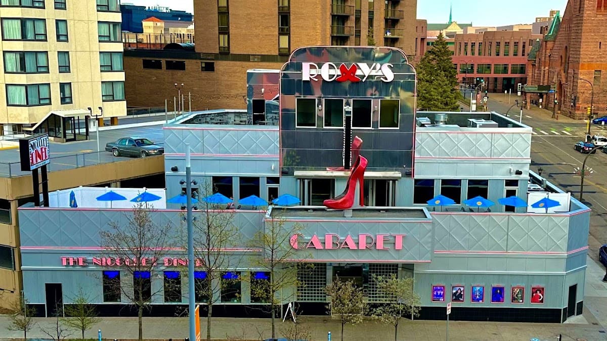 Roxy's Cabaret — Central Minneapolis, Minneapolis–St. Paul