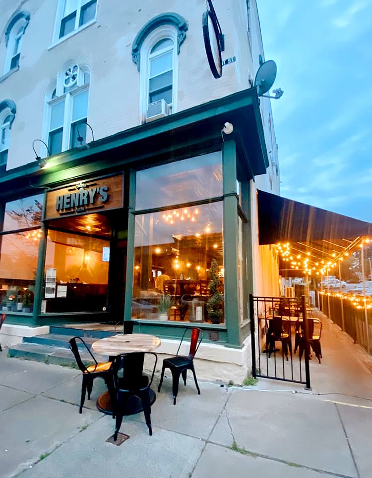 Henry's Tavern — Central Business District, Denver