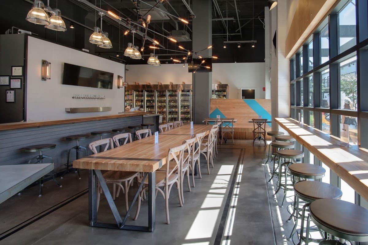 Village Bottle Shop & Tasting Room - Kaka`ako — Downtown, Honolulu