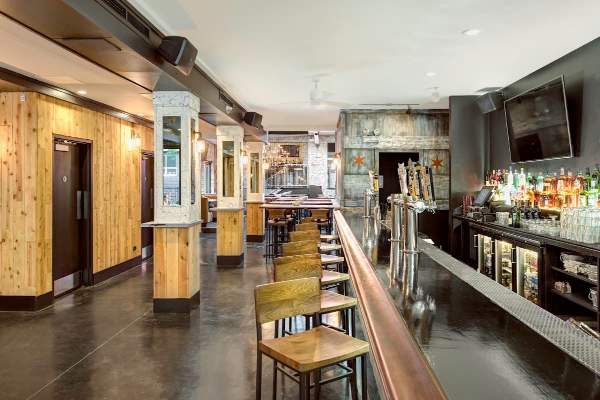 The Broken Barrel Bar — Lincoln Park, Chicago