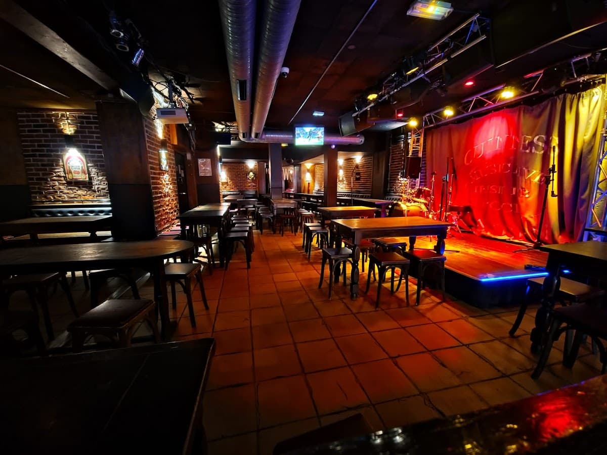 Temple Rock Tavern — Paris