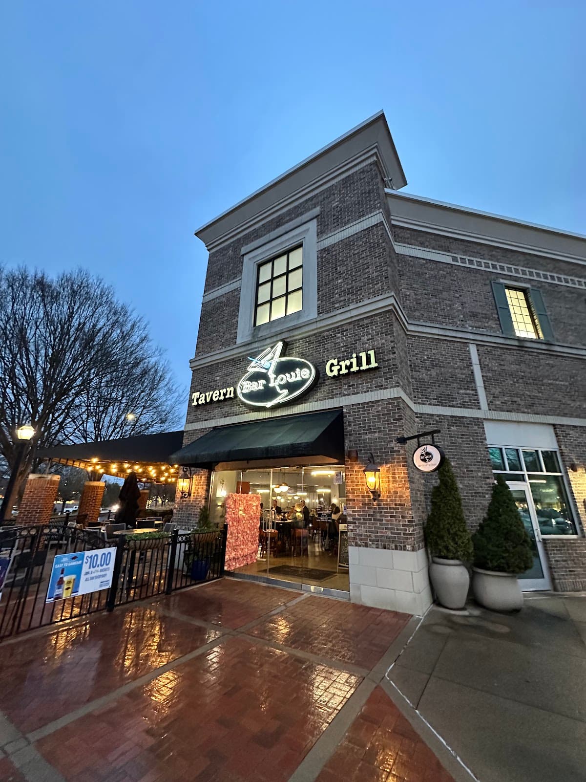 Bar Louie - Pleasant Ridge Town Center — River Mountain, Little Rock