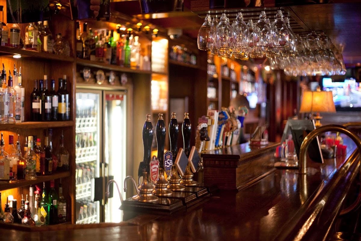 Winston's English Pub & Grill — Central Business District, Saskatoon