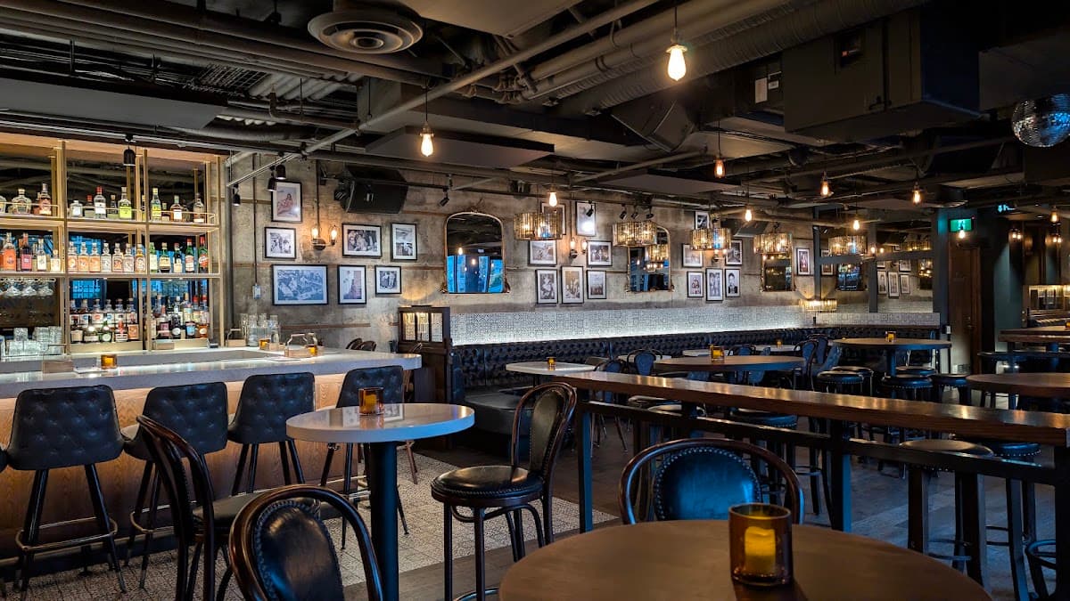 Ventura Room — Central Vancouver, Vancouver