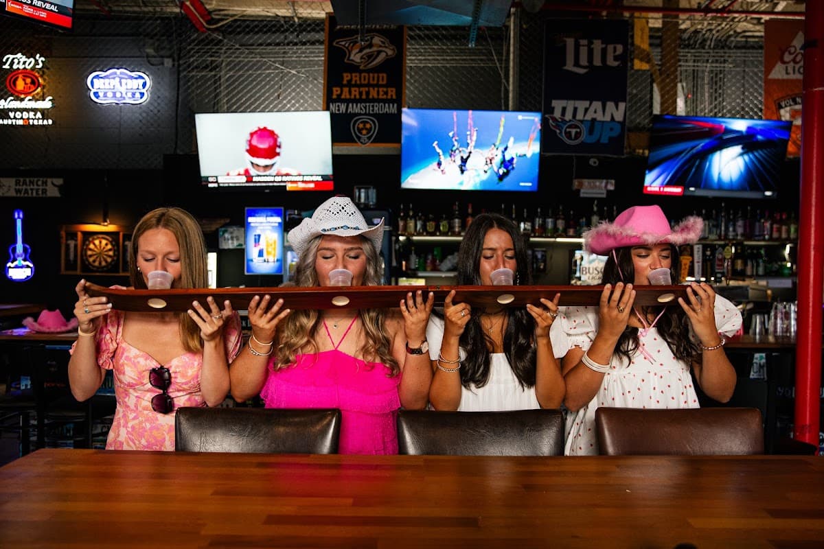 The Green Light Bar — Edgehill, Nashville