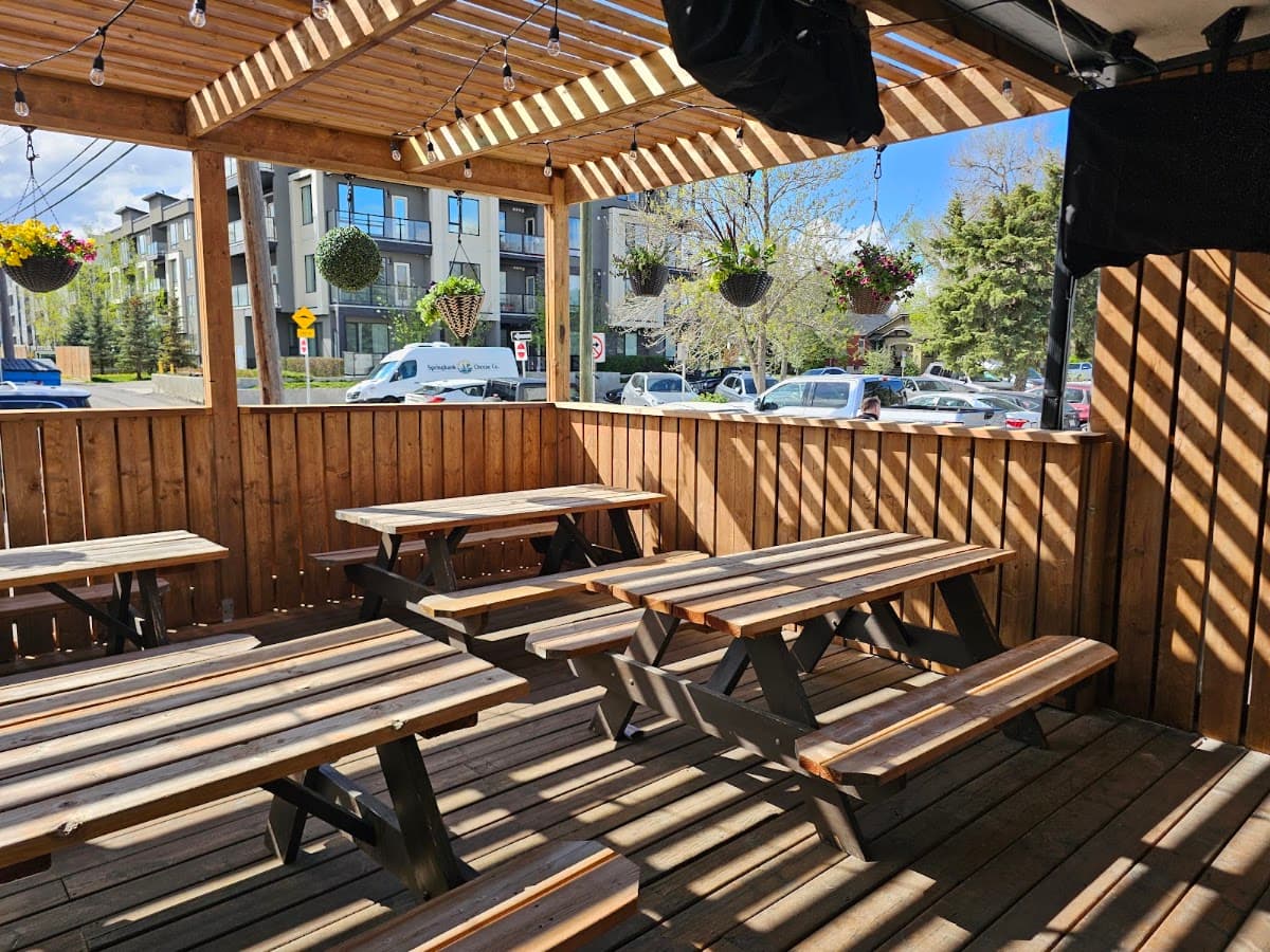 The Cat 'n Fiddle Pub — Northwest Calgary, Calgary