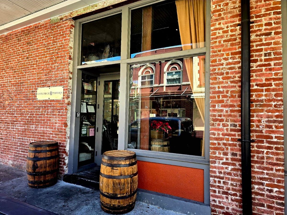 Livestock Tavern — Arts District, Honolulu