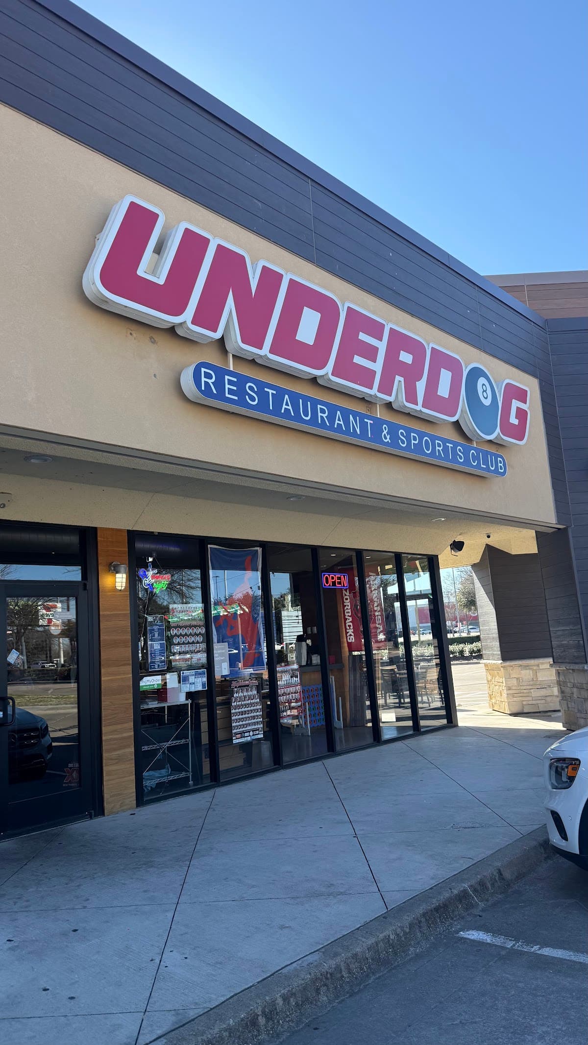Underdog Restaurant & Sports Club — Dallas