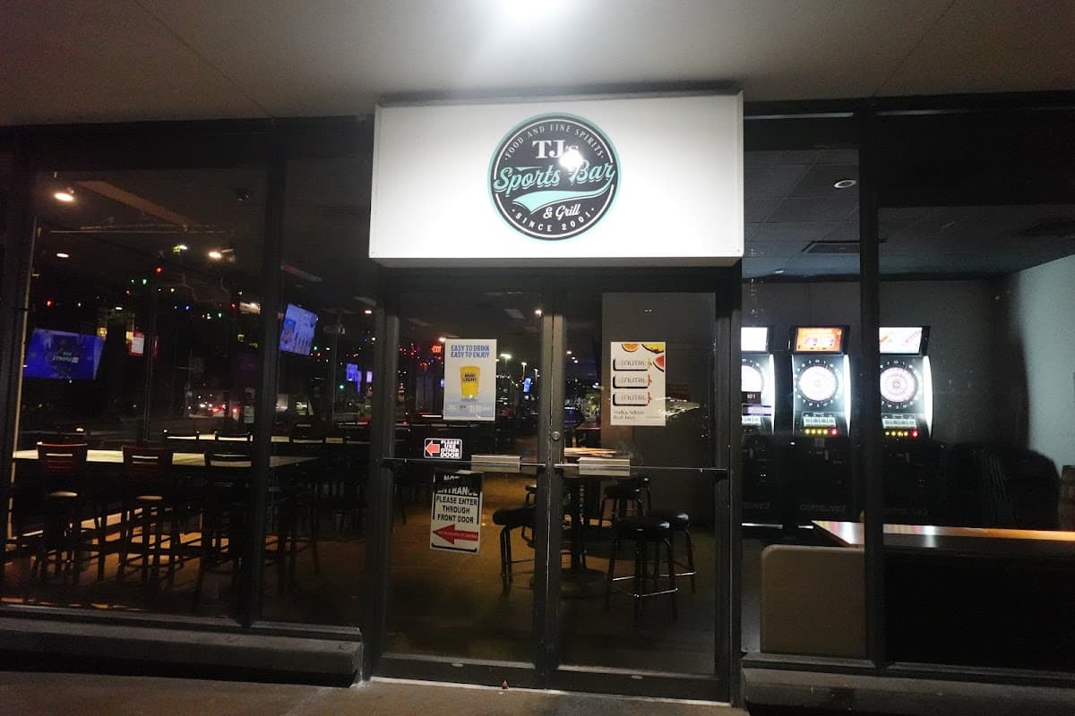 TJ's Sports Bar & Grill — Downtown, Honolulu