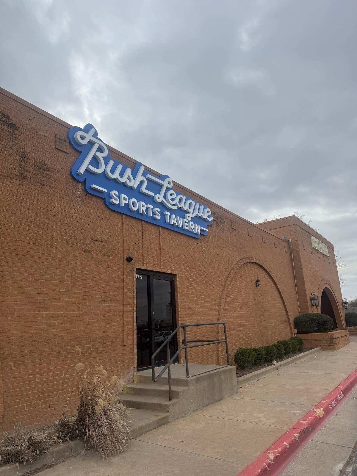 Bush League Sports Tavern