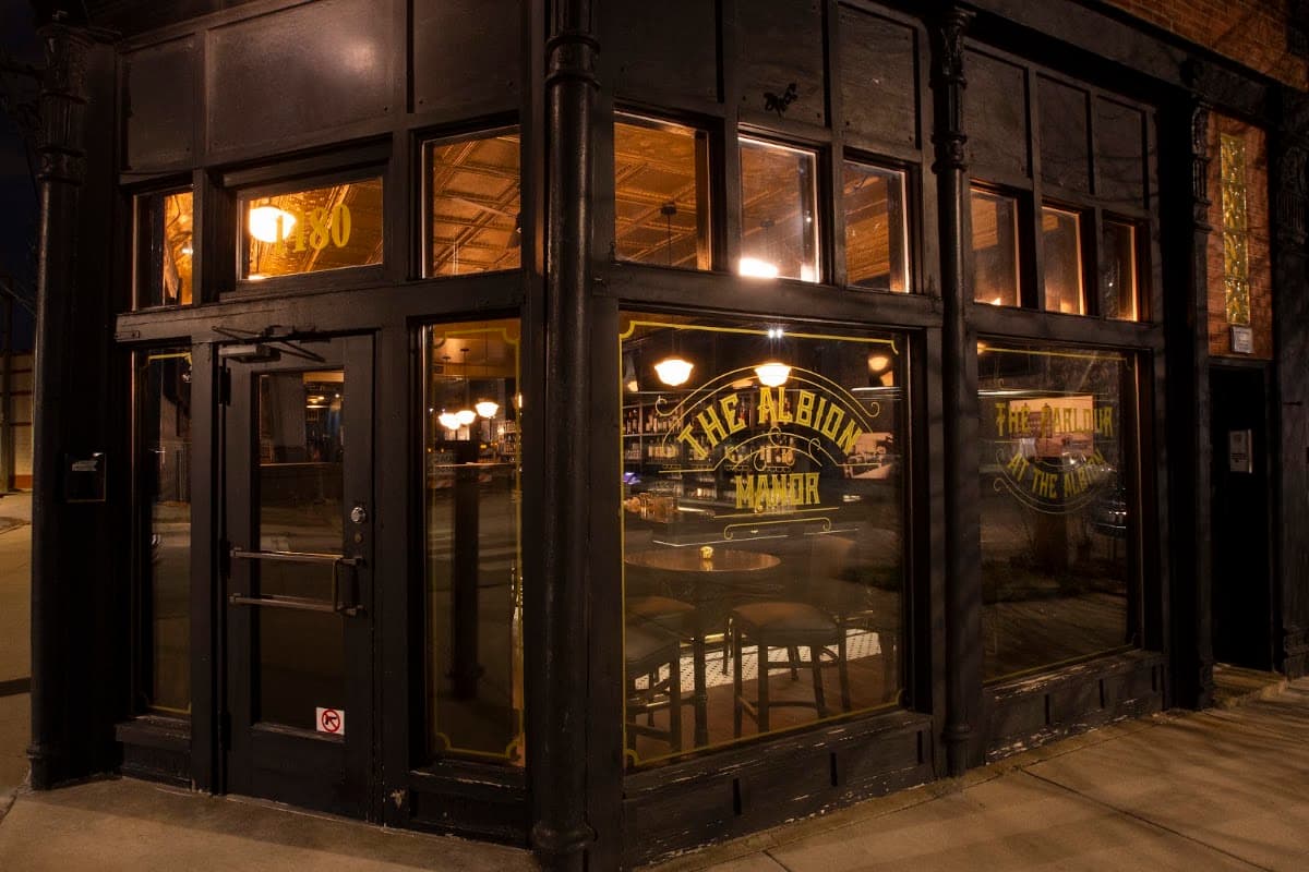 The Albion Manor — Lincoln Park, Chicago