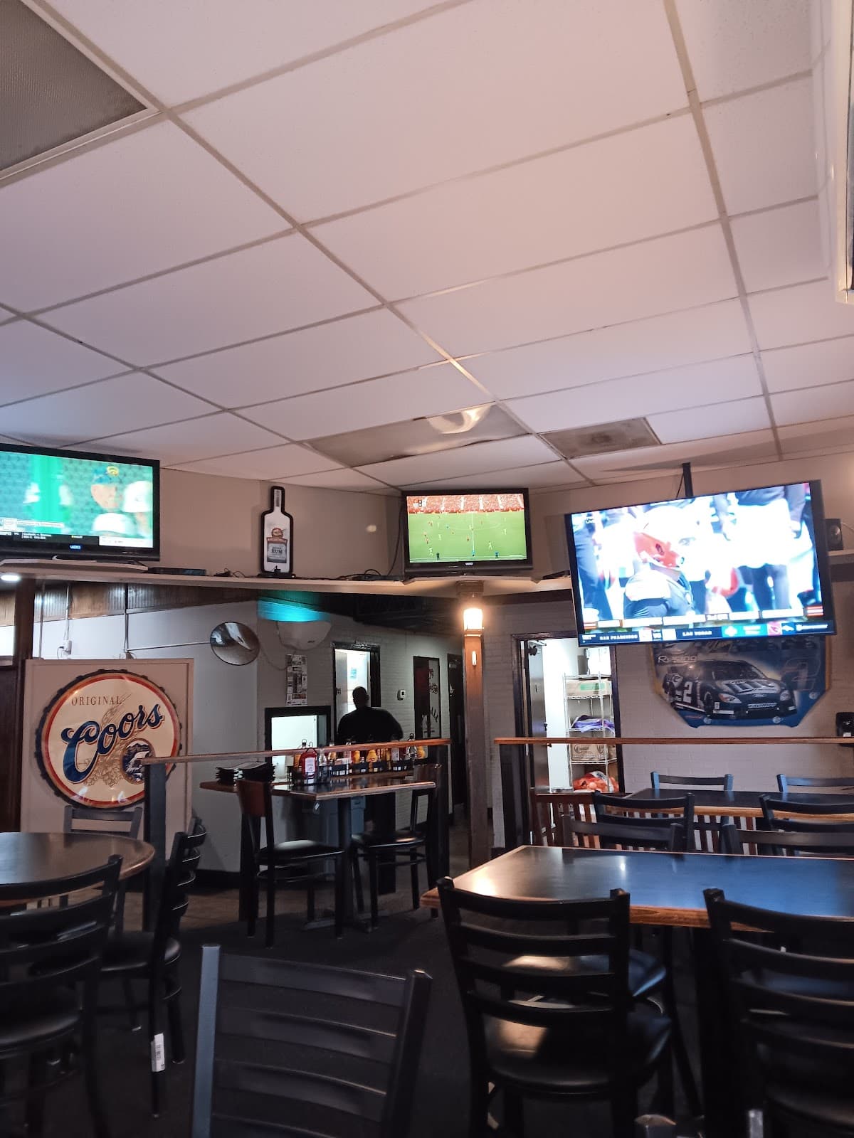 Bakers Sports Pub & Grill