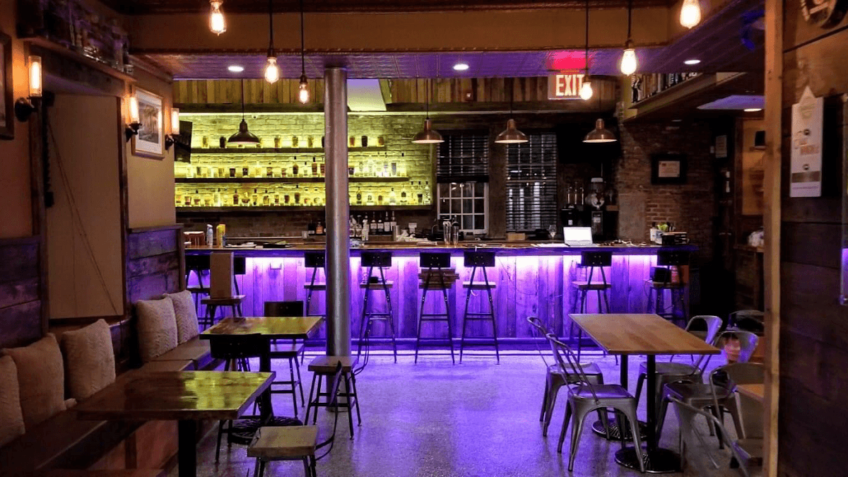 Rogue Island Local Kitchen & Bar — Downtown Providence, Providence