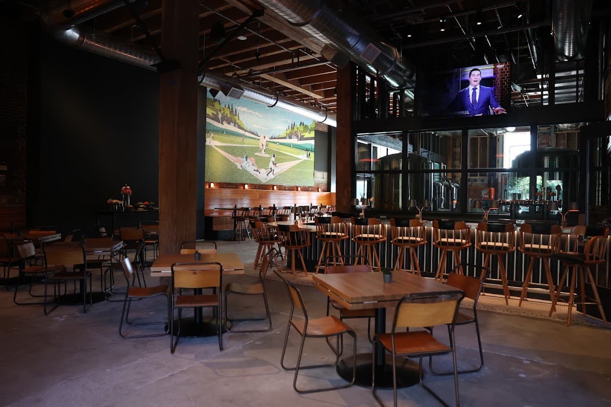 Hatback Bar & Grille — SODO, Seattle