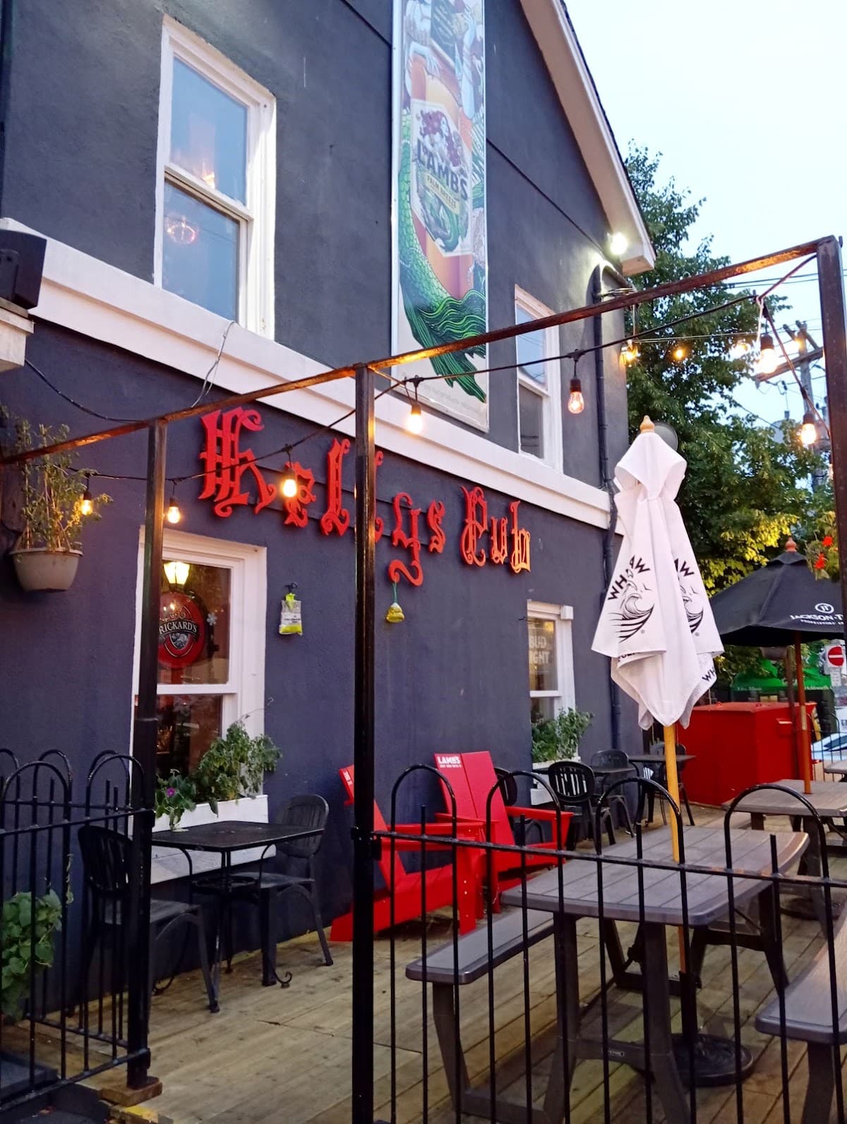 Kelly's Pub