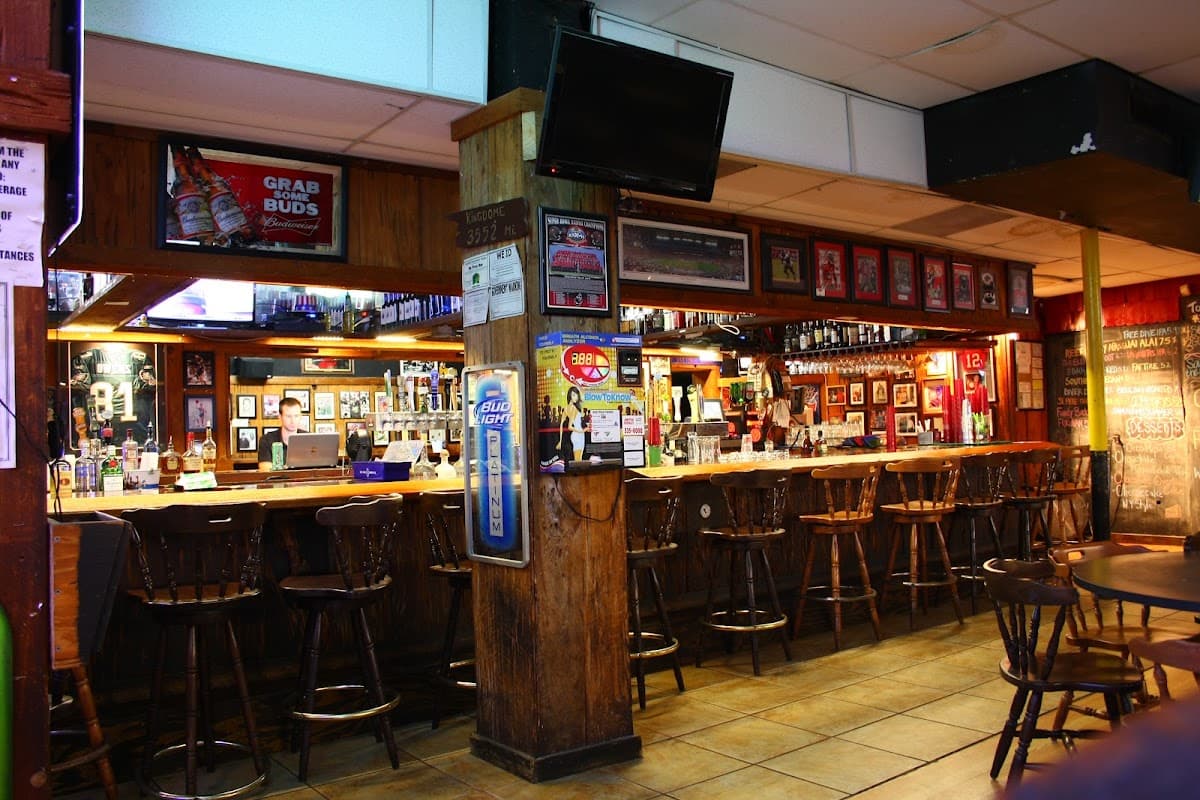 Walter's Press Box Sports Emporium — Bon Air, Tampa