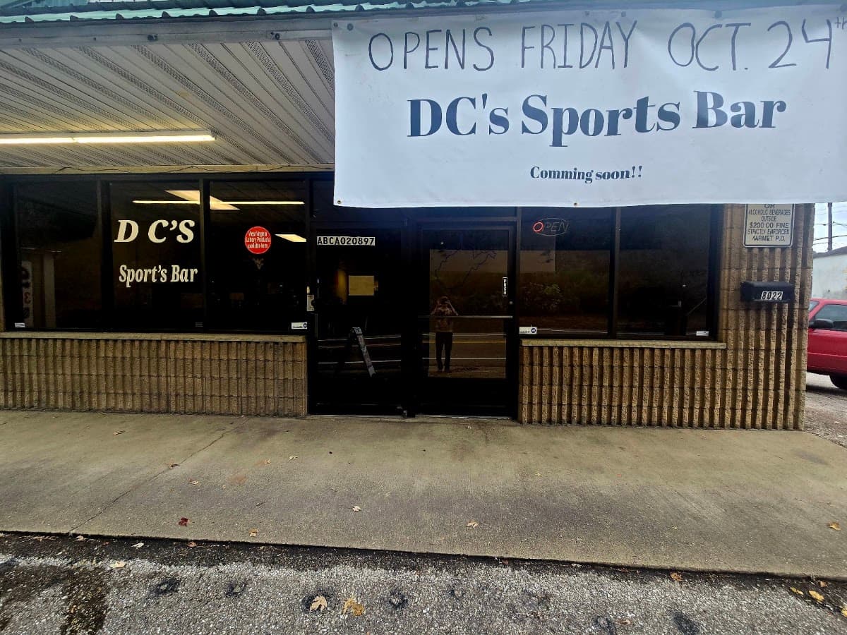 DC'S Sports Bar