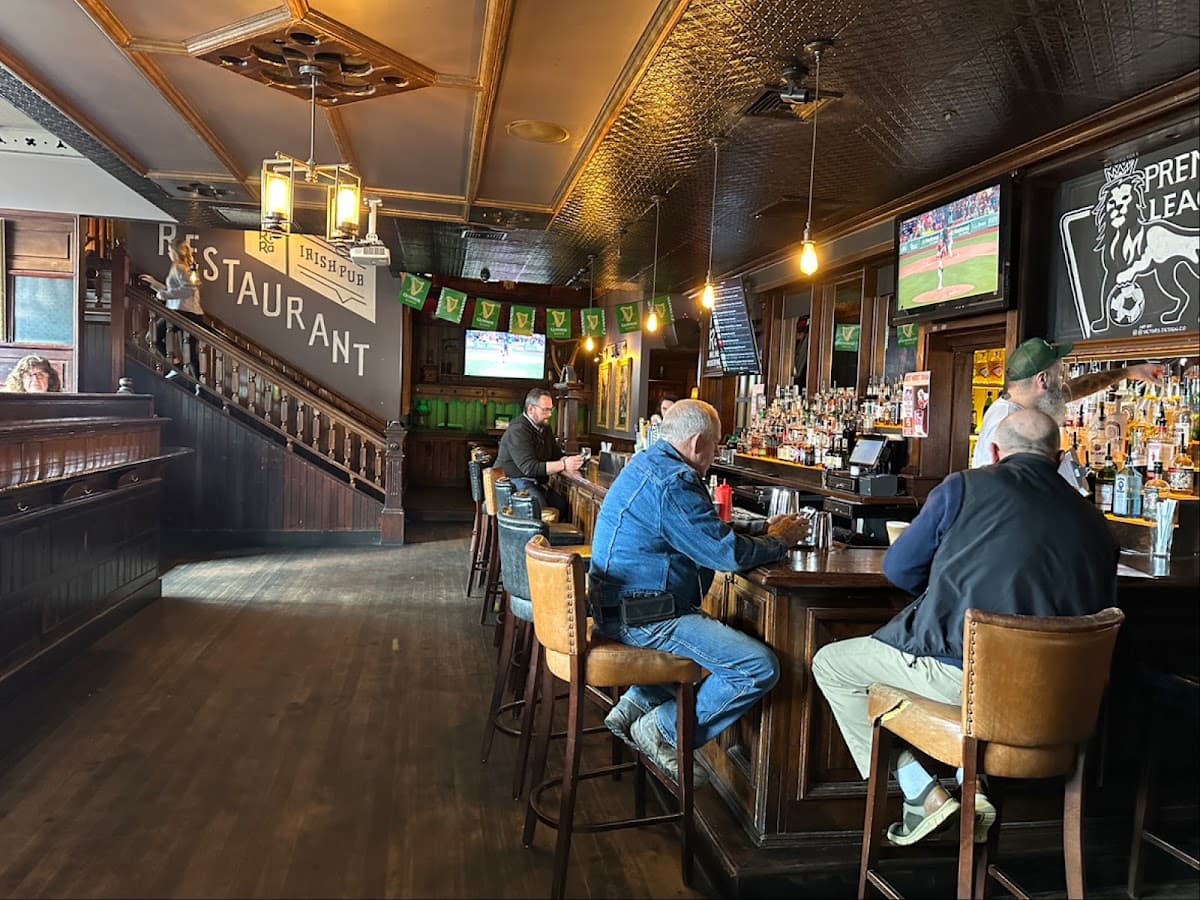 Rí Rá Irish Pub & Restaurant — Waterfront District, Portland