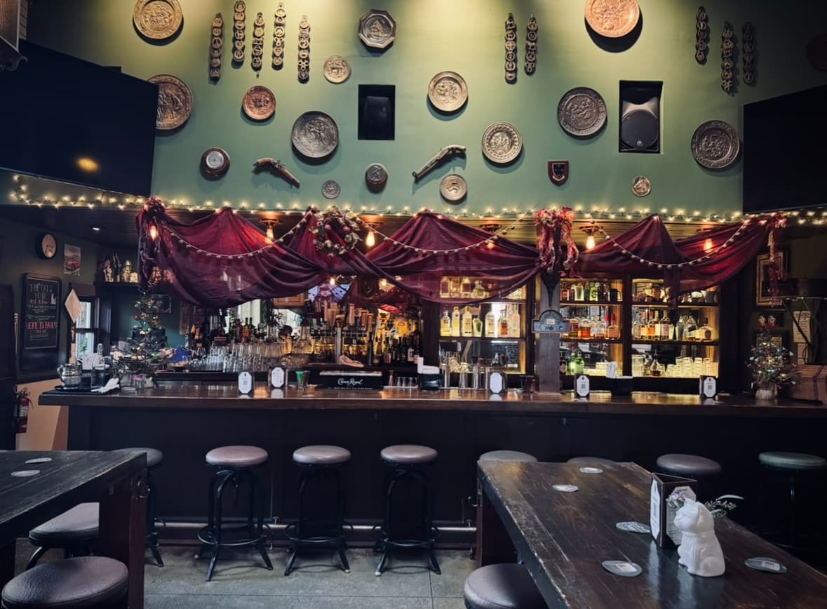 The Cat & Fiddle Pub & Restaurant — Central LA, Los Angeles