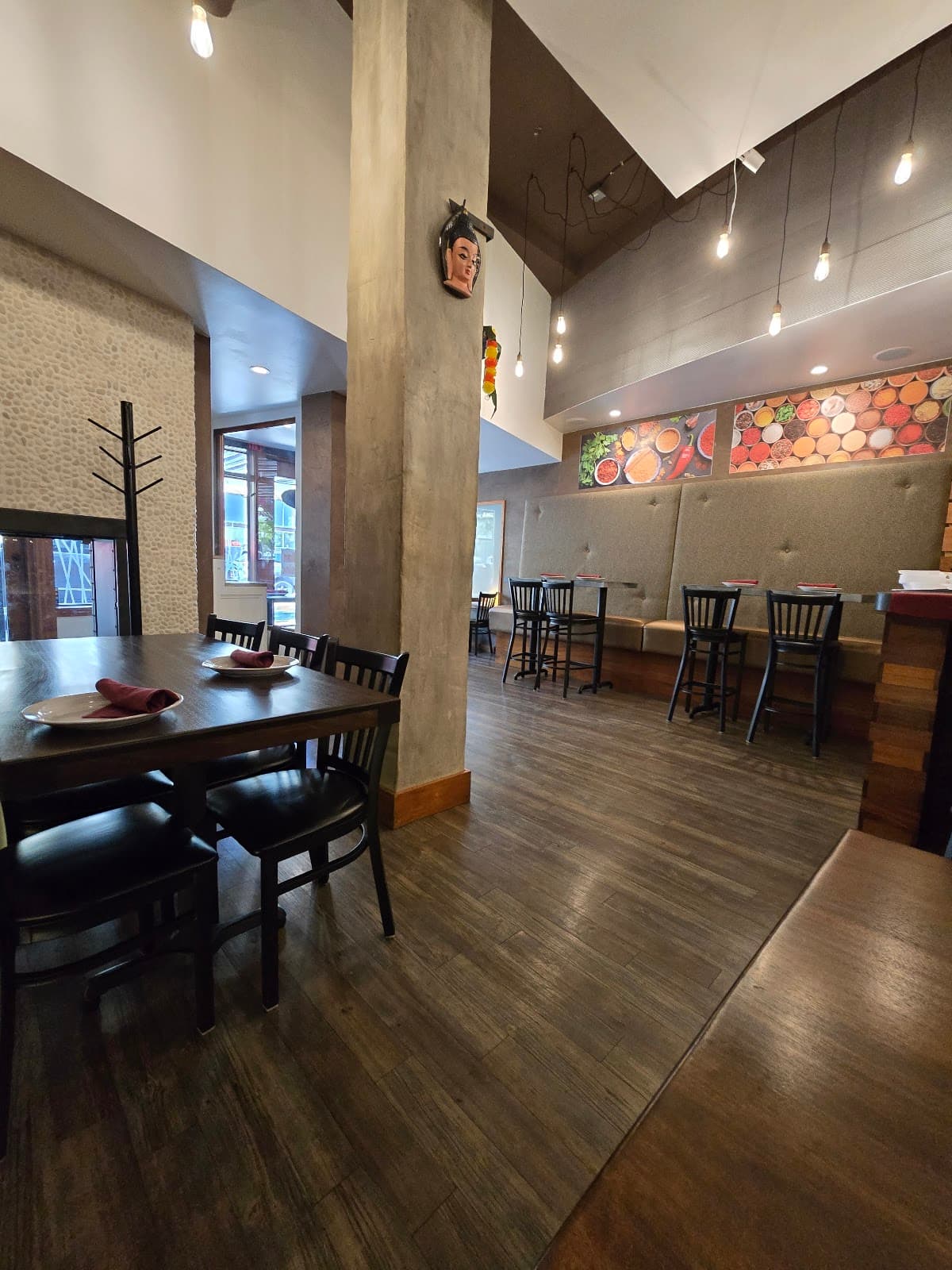 Curry Bar & Grill