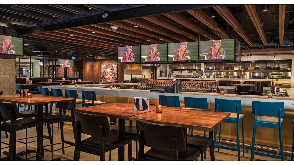 King Taps First Canadian Place — Old Toronto, Toronto