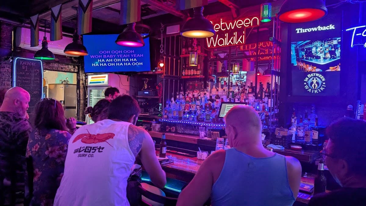 In Between — Waikiki, Honolulu