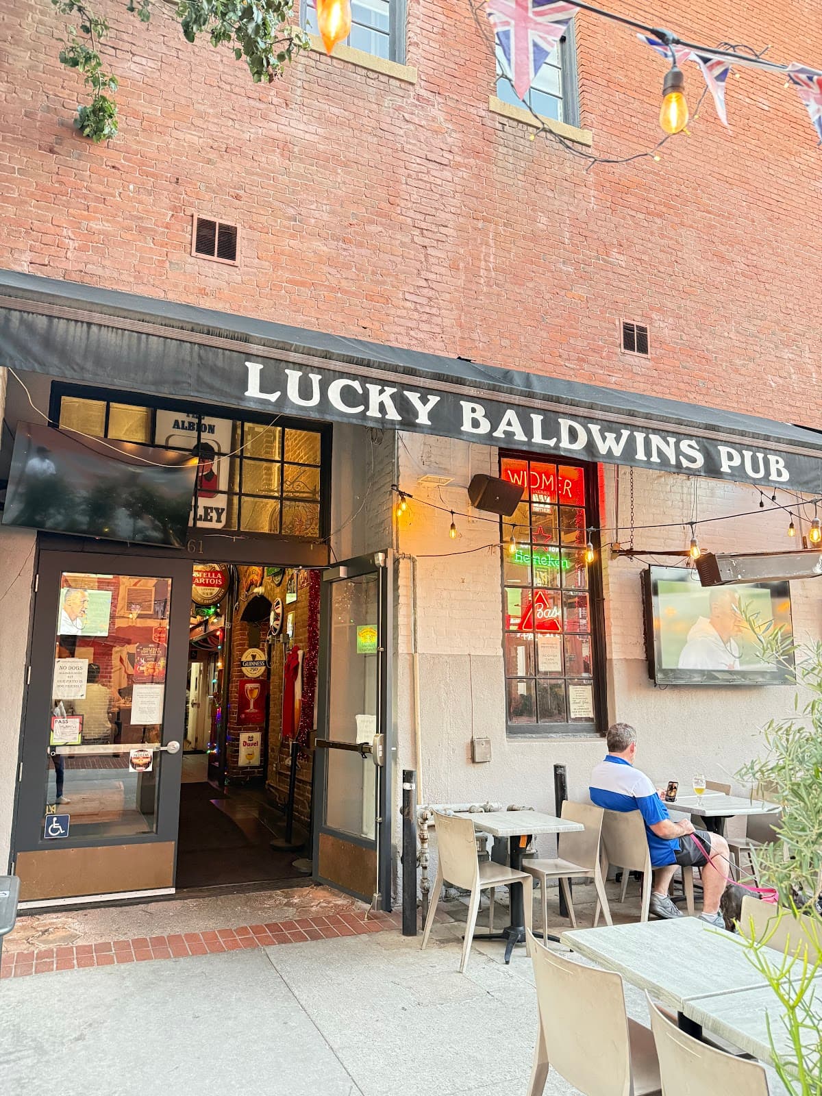 Lucky Baldwins Pub — Old Pasadena, Los Angeles