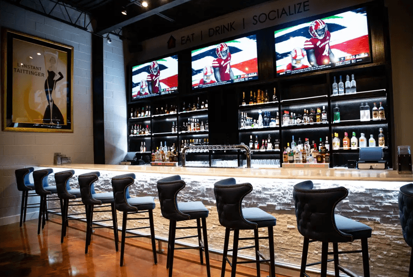 Social Bar & Grill Soulard — Soulard, St. Louis
