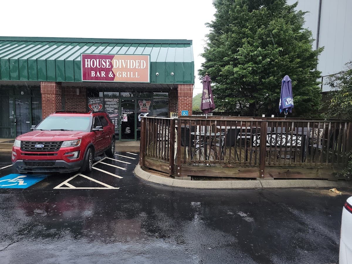House Divided Bar & Grill